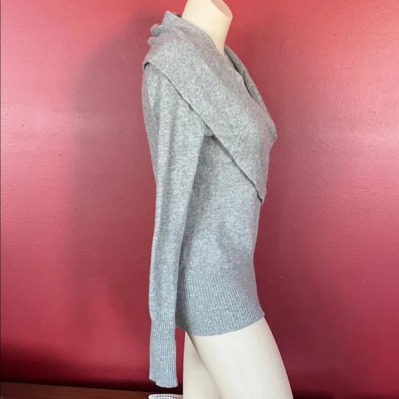 Like new Moda International Gray V-Neck Sweater - Picture 6 of 13